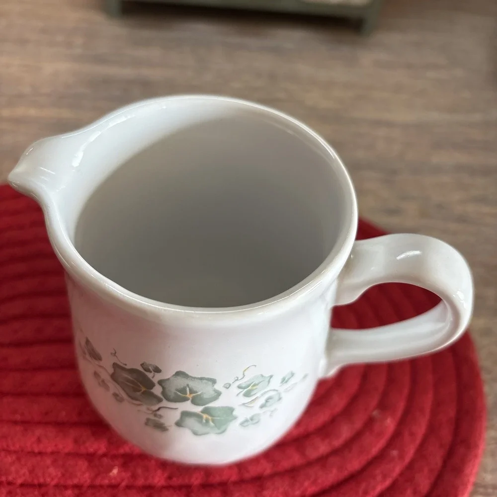 Corelle Corning Callaway Ivy Creamer